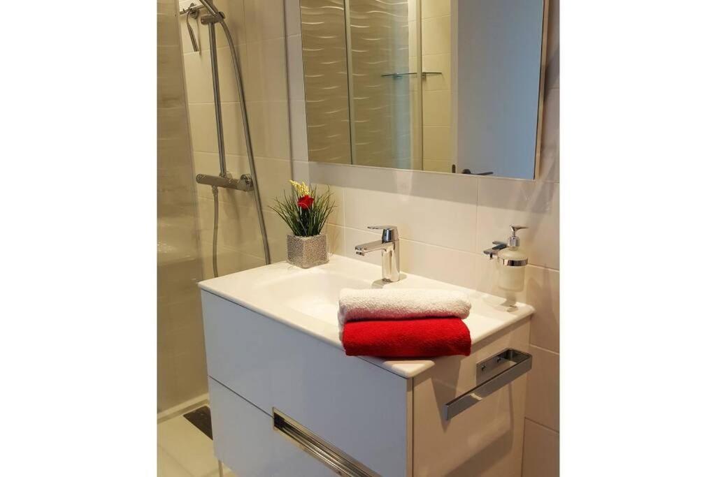 Modern Apartment With Stunning Sea View Cala Millor  Ngoại thất bức ảnh